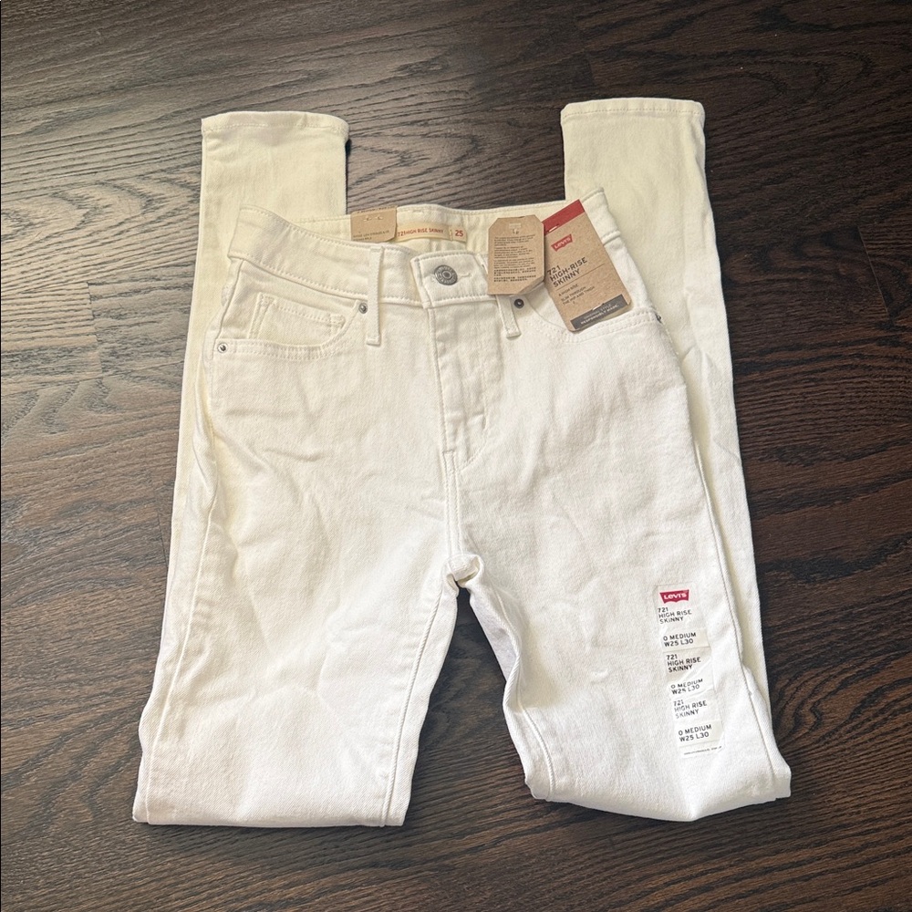 Levi's Classic Cream Jeans size 25